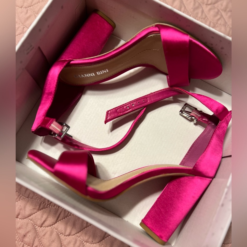 Giani Bini Heels